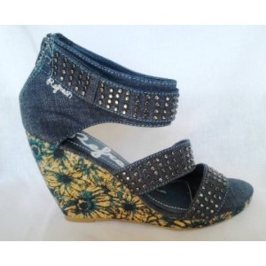 Sandále s kvietkovou platformou